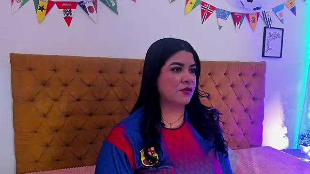 Snapshot of Katty_West chatting on 06-25-26, 07:18 Katty West online show from 06-25-26, 07:18