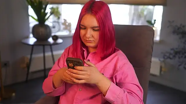 LindyMekee online show from 04-09-26, 04:12