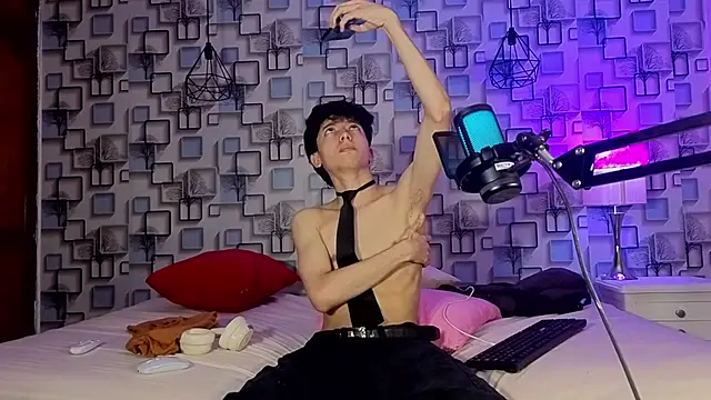 Snapshot of Twink_Sebas7 chatting on 06-12-26, 12:26 Twink Sebas7 online show from 06-12-26, 12:26