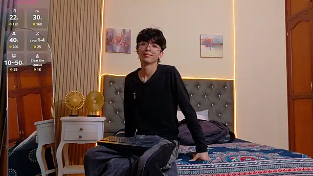 Snapshot of Twink_Sebas7 chatting on 07-14-26, 12:44 Twink Sebas7 online show from 07-14-26, 12:44