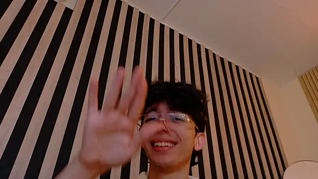 Snapshot of Twink_Sebas7 chatting on 07-15-26, 12:21 Twink Sebas7 online show from 07-15-26, 12:21