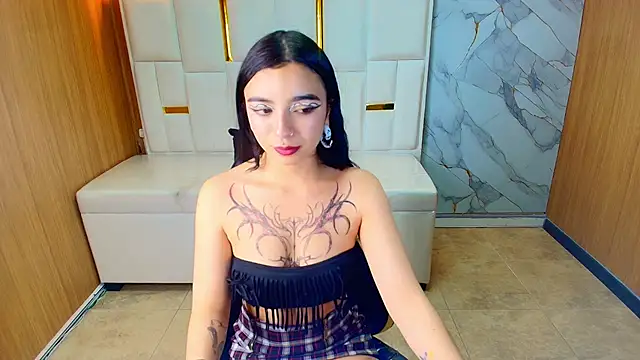 Snapshot of Samantha_petite_tf chatting on 05-27-26, 03:25 Samantha petite tf online show from 05-27-26, 03:25
