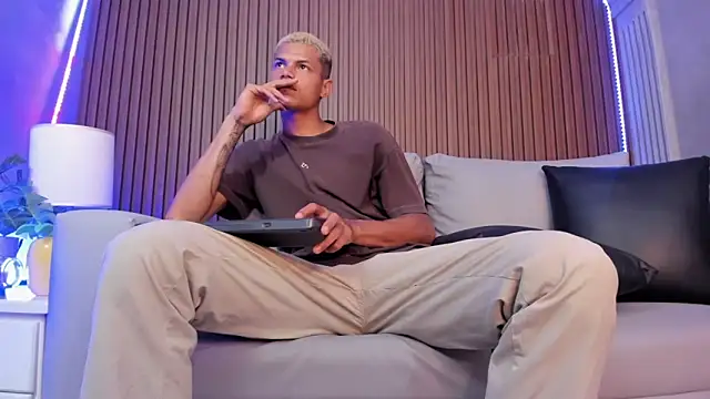 Omen20  online show from 04-09-26, 12:21