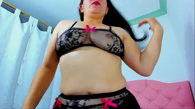 Snapshot of Celeste_Archer chatting on 04-17-26, 01:14 Celeste Archer online show from 04-17-26, 01:14