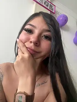 Snapshot of sweett_sophie1 chatting on 05-15-26, 09:22 sweett sophie1 online show from 05-15-26, 09:22