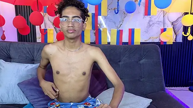 triiangel latinboy online show from 07-06-26, 12:24