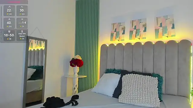 Layla amirah online show from 04-30-26, 02:40