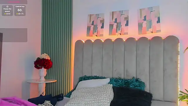 Layla amirah online show from 05-03-26, 02:39