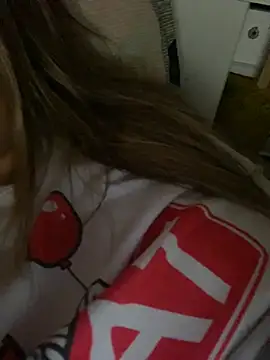 Mili Bou online show from 04-17-26, 03:20