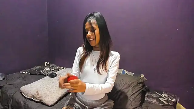 Indianteezerr online show from 06-23-26, 04:49