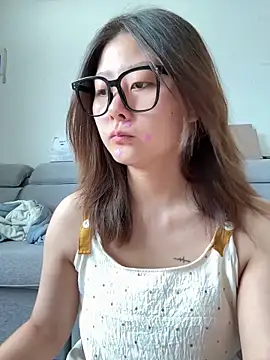 Snapshot of Mu-Mu520 chatting on 05-17-26, 05:49 Mu-Mu520 online show from 05-17-26, 05:49
