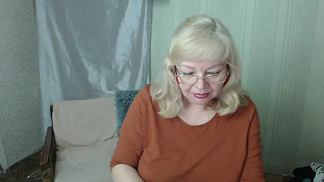 LavandaMay online show from 05-15-26, 06:59