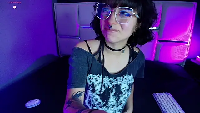 BadEmyXO online show from 06-05-26, 04:30