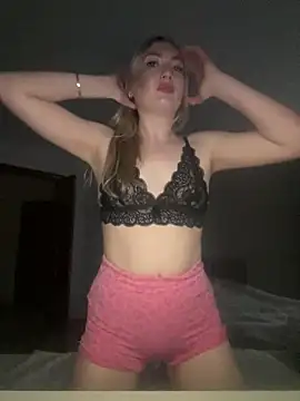 Mira royy online show from 05-28-26, 04:15