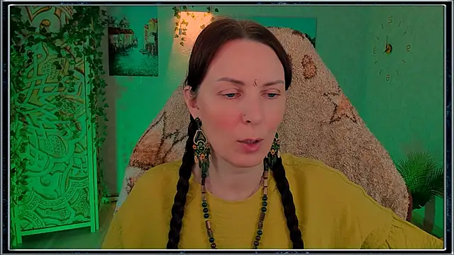 LanaRadiance online show from 06-17-26, 01:01