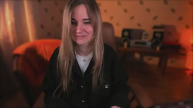 Snapshot of MiaSparkes chatting on 04-19-26, 10:58 MiaSparkes online show from 04-19-26, 10:58