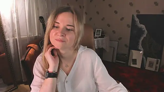 MiaSparkes online show from 06-17-26, 11:01