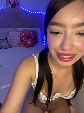 Miakittyyy online show from 04-28-26, 02:22
