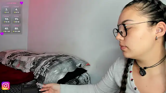 Pamelaa moon1 online show from 06-12-26, 10:47
