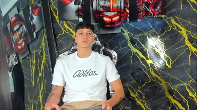 eithan boy  online show from 04-16-26, 12:06