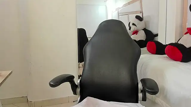 Snapshot of vanel_lope chatting on 05-15-26, 11:56 vanel lope online show from 05-15-26, 11:56