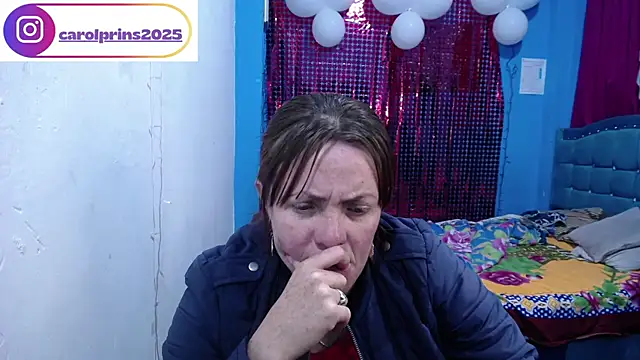 carolinhe26 online show from 04-17-26, 01:36