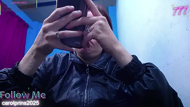Snapshot of carolinhe26 chatting on 06-19-26, 01:37 carolinhe26 online show from 06-19-26, 01:37