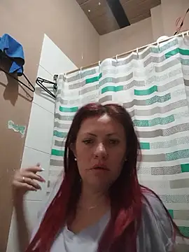 Snapshot of carolinhe26 chatting on 06-23-26, 10:57 carolinhe26 online show from 06-23-26, 10:57