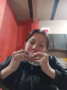Snapshot of carolinhe26 chatting on 07-07-26, 01:37 carolinhe26 online show from 07-07-26, 01:37