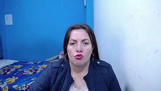 Snapshot of carolinhe26 chatting on 07-14-26, 03:00 carolinhe26 online show from 07-14-26, 03:00
