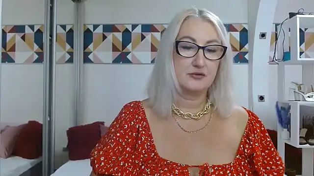 Snapshot of DianaFrances chatting on 07-25-26, 12:14 DianaFrances online show from 07-25-26, 12:14