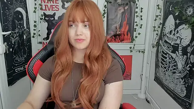 Snapshot of Caroline_cutte chatting on 07-15-26, 07:13 Caroline cutte online show from 07-15-26, 07:13