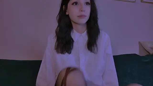 claire bennett  online show from 04-14-26, 01:33