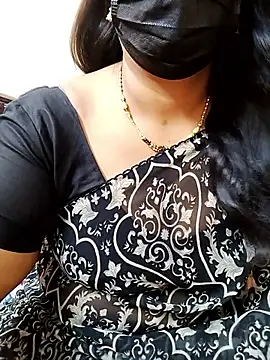Snapshot of Stephaniee27 chatting on 06-13-26, 10:24 Stephaniee27 online show from 06-13-26, 10:24