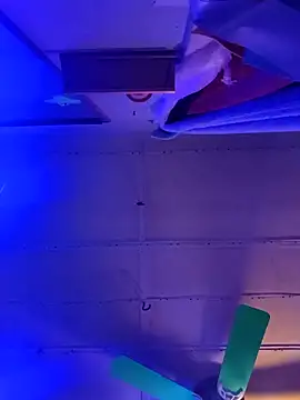 2hot2fun online show from 04-18-26, 07:34