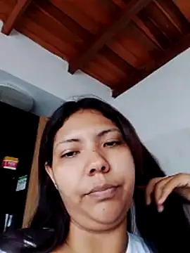 Izel  online show from 04-17-26, 06:11