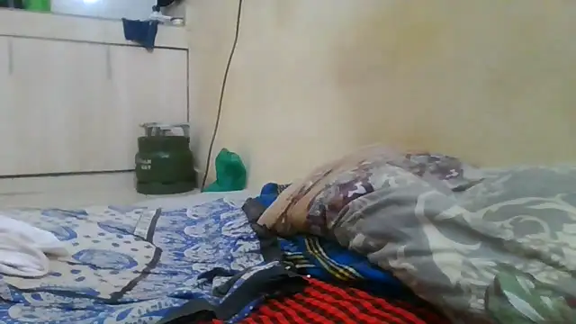 Snapshot of sweetbubbley chatting on 05-16-26, 01:43 sweetbubbley online show from 05-16-26, 01:43