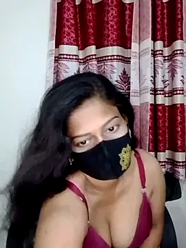 Snapshot of black-woman chatting on 04-16-26, 10:01 black-woman online show from 04-16-26, 10:01