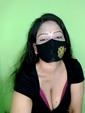 Snapshot of black-woman chatting on 04-19-26, 12:37 black-woman online show from 04-19-26, 12:37