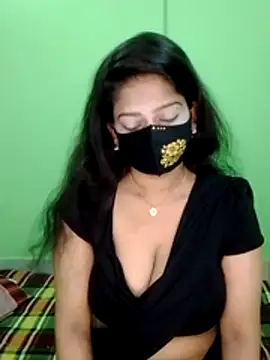 Snapshot of black-woman chatting on 04-26-26, 02:26 black-woman online show from 04-26-26, 02:26