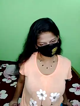 Snapshot of black-woman chatting on 05-12-26, 05:21 black-woman online show from 05-12-26, 05:21