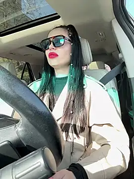 Snapshot of Alenka_ki chatting on 04-15-26, 06:20 Alenka ki online show from 04-15-26, 06:20