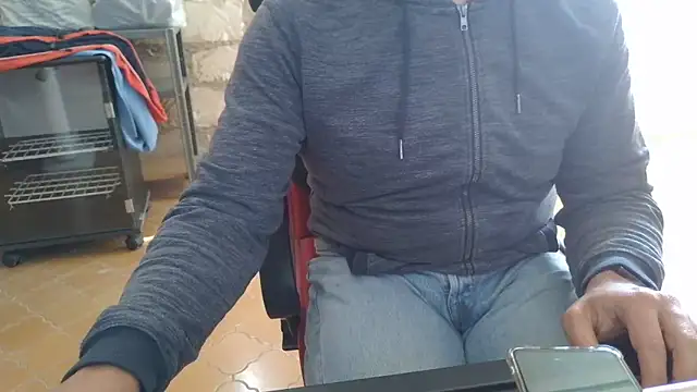 Snapshot of brunosso85ita chatting on 05-04-26, 12:01 brunosso85ita online show from 05-04-26, 12:01