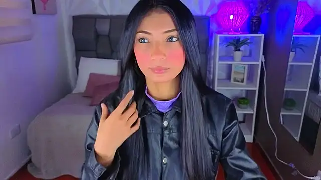Snapshot of Perlaa_moon_ chatting on 06-24-26, 02:49 Perlaa moon online show from 06-24-26, 02:49
