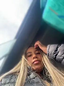 Kimmiebellarie online show from 04-27-26, 01:42