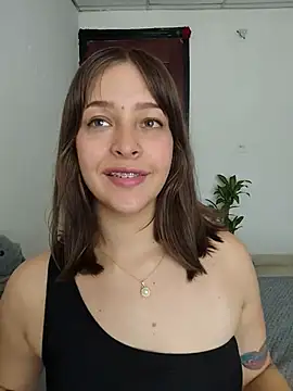 Snapshot of Mari_Rouse chatting on 05-05-26, 03:31 Mari Rouse online show from 05-05-26, 03:31