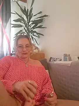 Blond lady czech online show from 04-17-26, 05:16