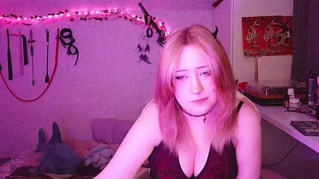 Snapshot of plumpy_girl chatting on 04-15-26, 07:10 plumpy girl online show from 04-15-26, 07:10