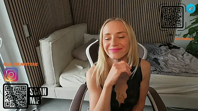 Ella Mysterie online show from 05-03-26, 03:18