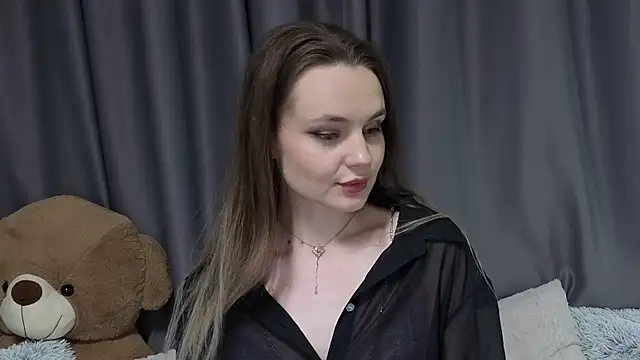 Snapshot of Lovelisse chatting on 05-17-26, 08:27 Lovelisse online show from 05-17-26, 08:27